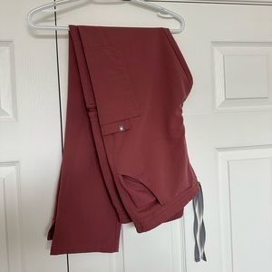 Wear Figs Scrubs - Kade Pants in Mauve - Size Medium Tall